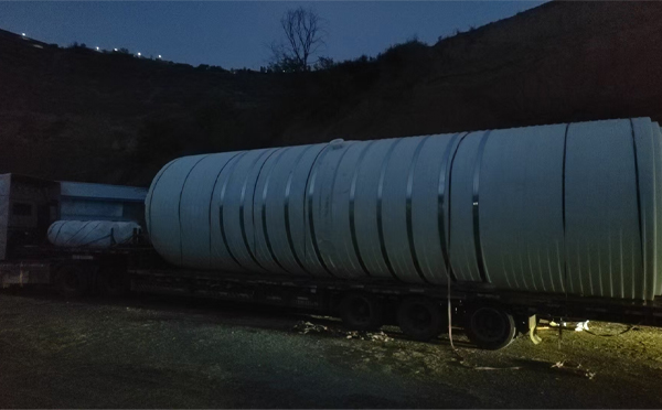 泾川圆桶运输途中